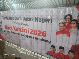 Momen DPC PDI Perjuangan Kabupaten Rembang melakukan ziarah ke makam RA Kartini